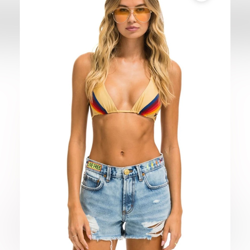 ⚡️ NWT AVIATOR NATION mid rise boyfriend cutoff medium wash denim jean shorts - Picture 2 of 9